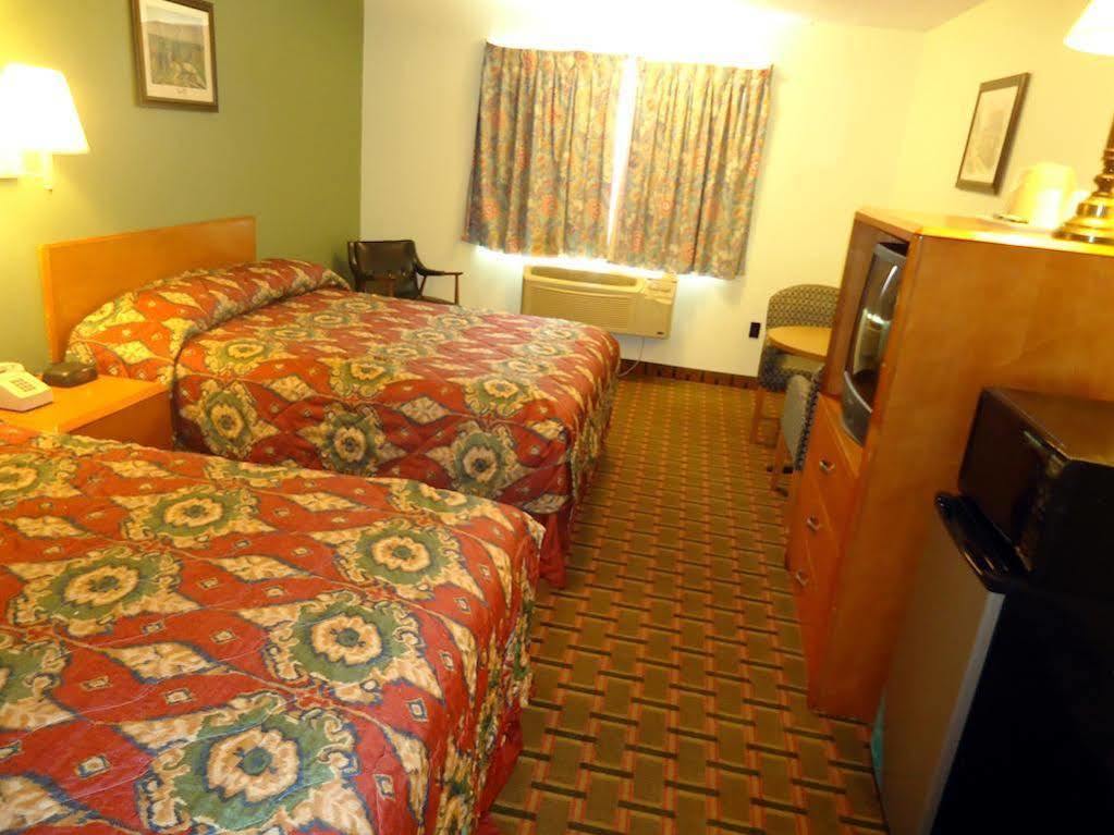 Knights Inn Paxinos Elysburg מראה חיצוני תמונה