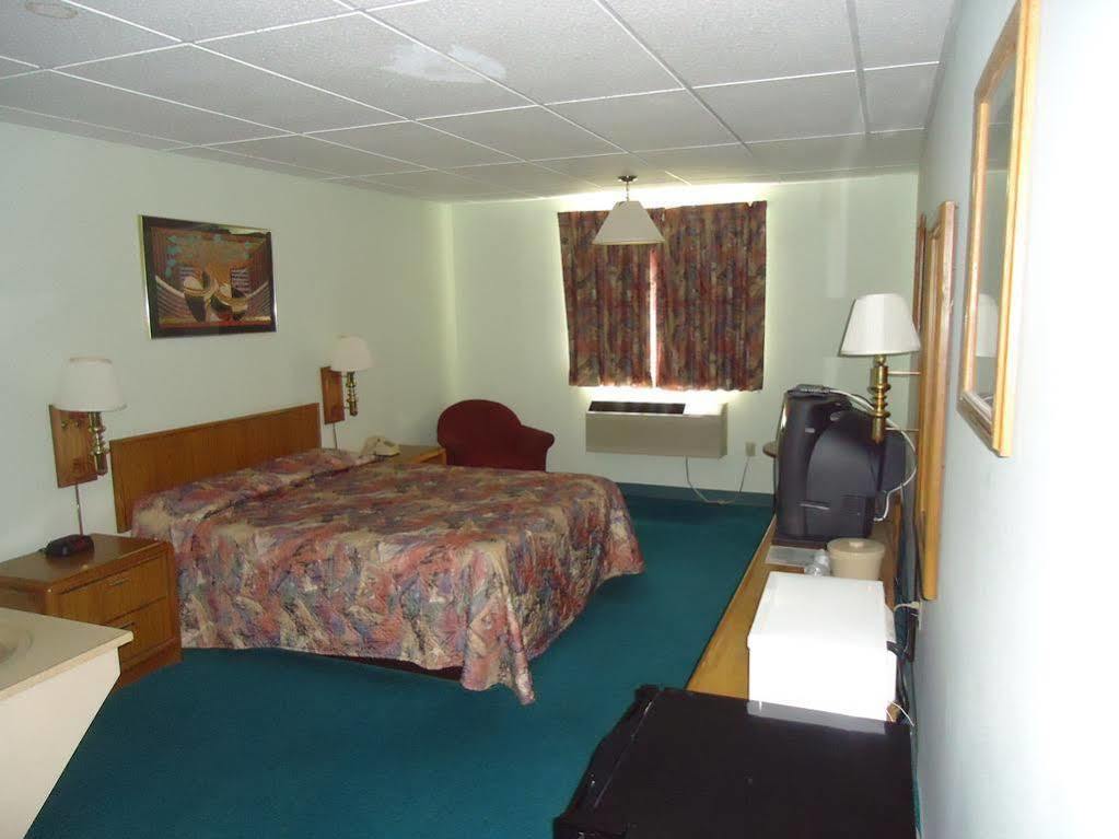 Knights Inn Paxinos Elysburg מראה חיצוני תמונה